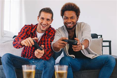 2 person video games|2 people playing video games.